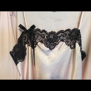 Victoria Secret Lace Négligée w matching robe